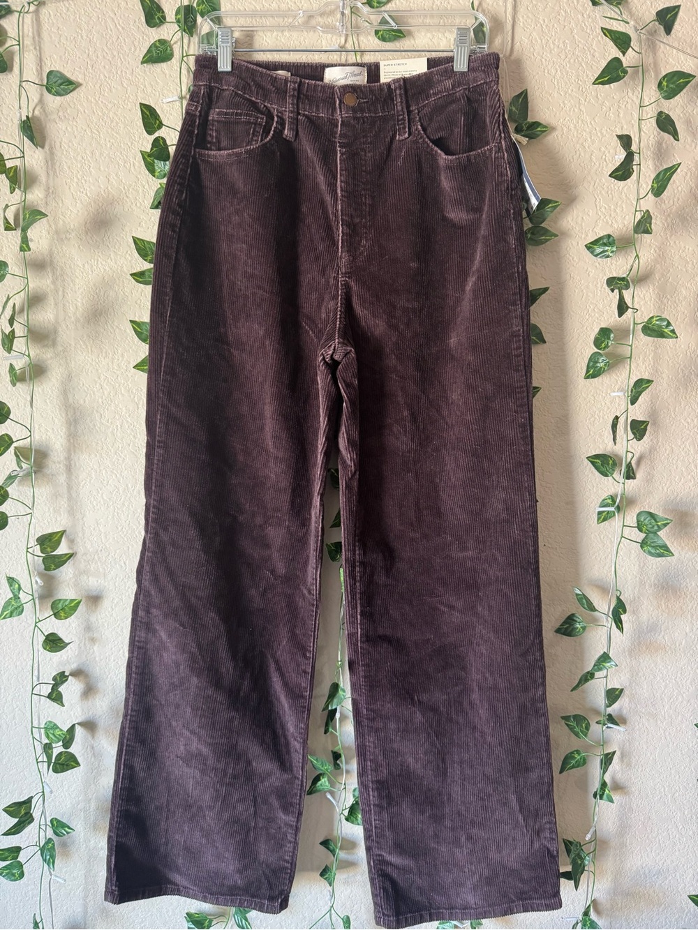 Women’s Wide-Leg Corduroy Pants in Deep Brown